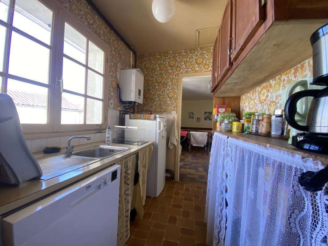 Maison au cœur du bourg - photo 4