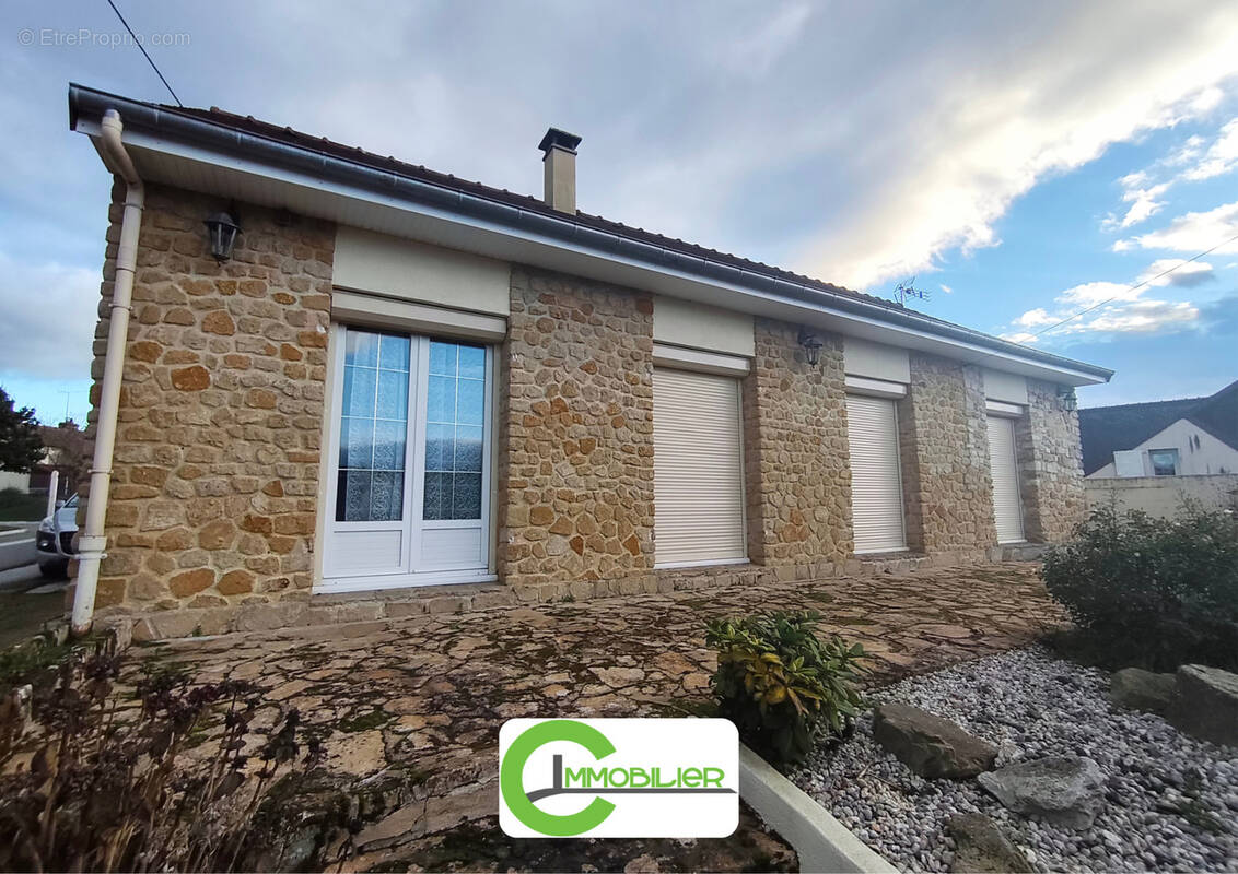 Maison à VIBRAYE