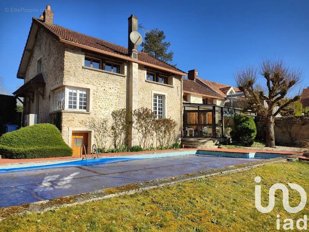 Photo 1 - Maison à POIGNY-LA-FORET