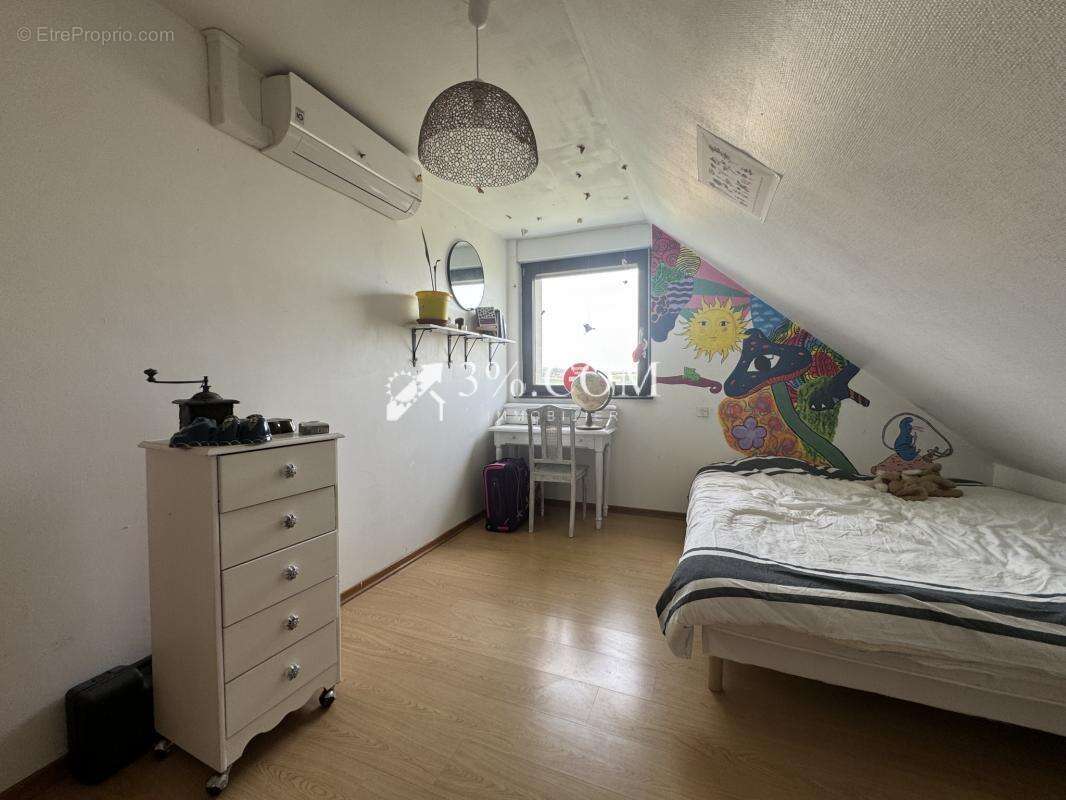 3%COM Belle maison avec 4 chambres- piscine et double garage - photo 8