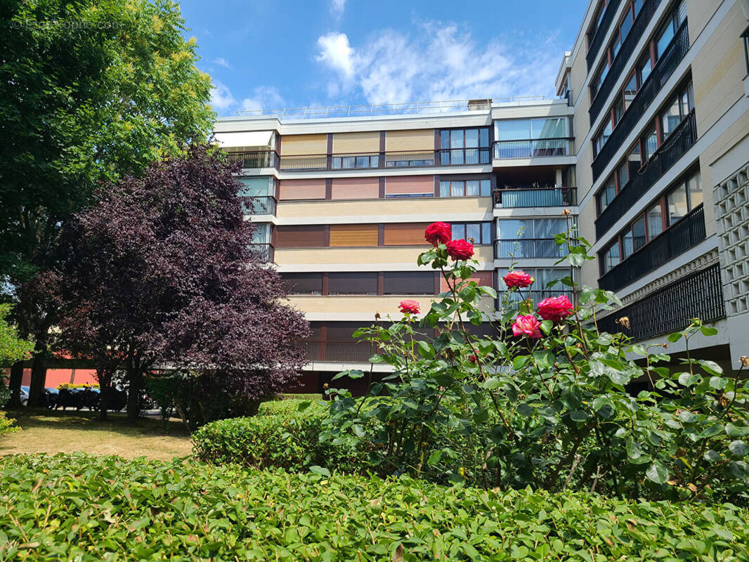 Appartement à FONTENAY-LE-FLEURY
