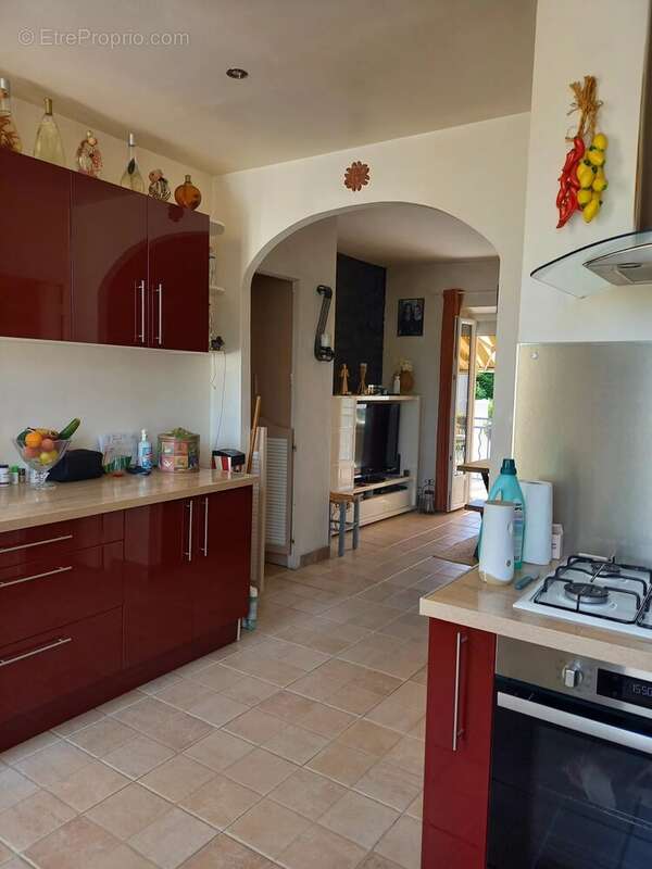 Rare en centre-ville : Maison de charme avec terrasse & atelier ! - photo 4
