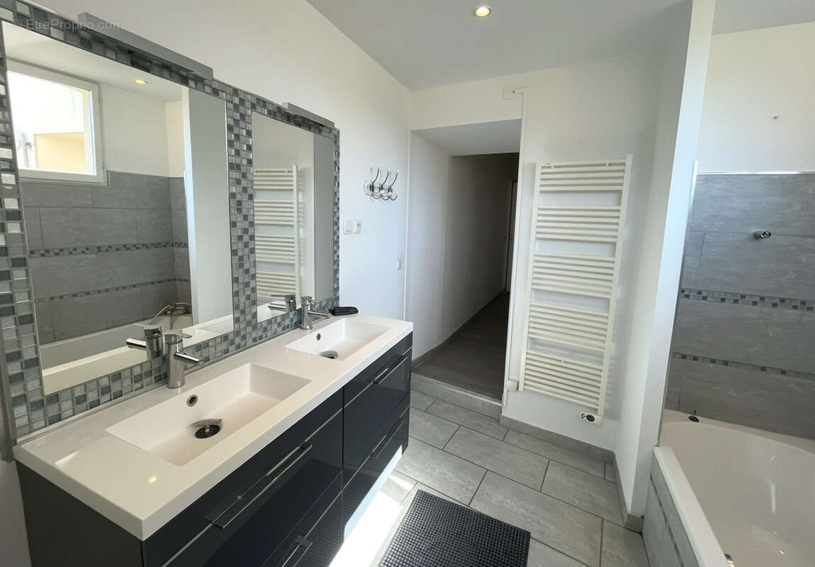 Maison à MALEMORT-DU-COMTAT