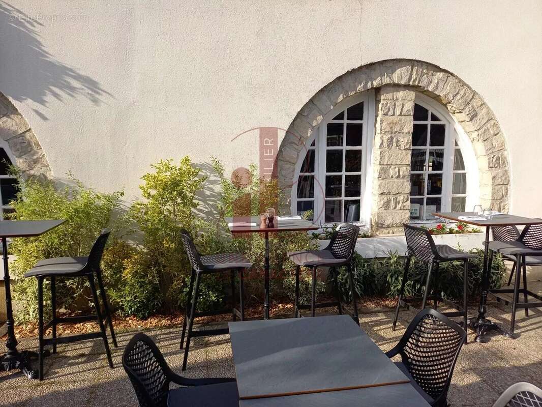 Commerce à ARBONNE-LA-FORET