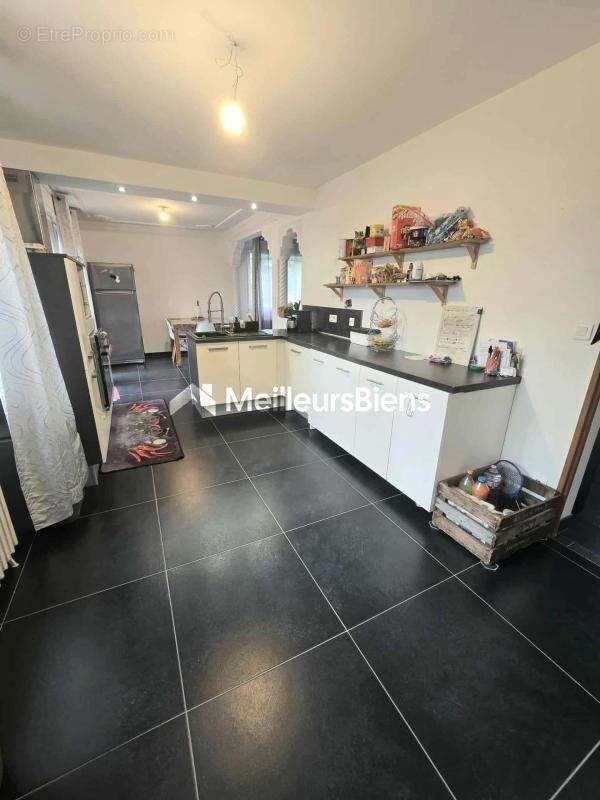 Maison à PRIX-LES-MEZIERES