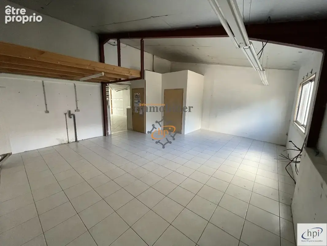 Vente deux locaux commerciaux, dépôt, 12 garages et parking sur 974 m2 de terrain Saint Affrique - photo 15