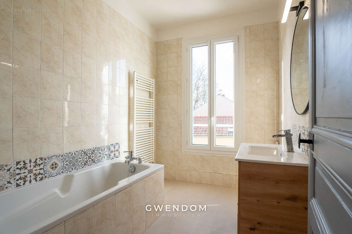 Appartement à ROSNY-SOUS-BOIS