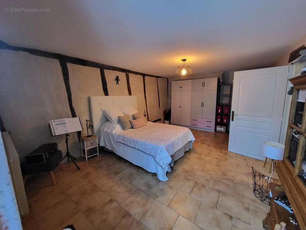 Maison à LA CHAPELLE-MOULIERE