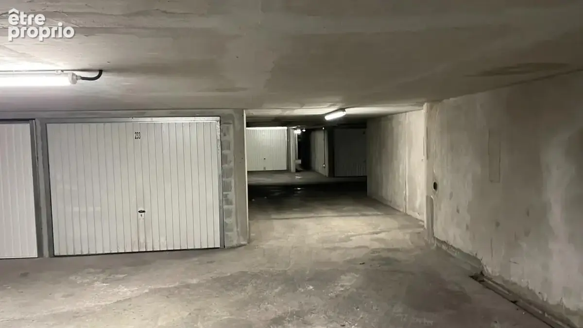 A vendre garage en sous-sol - Boulevard Yves Farge - photo 2