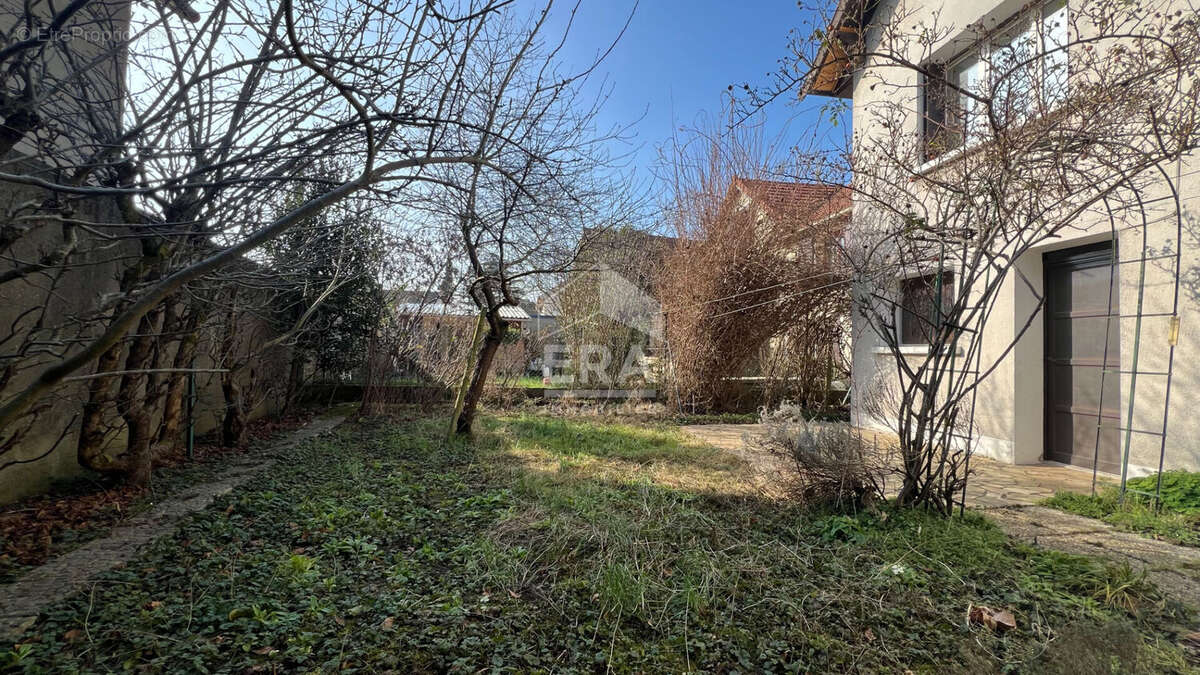 Maison à VIRY-CHATILLON