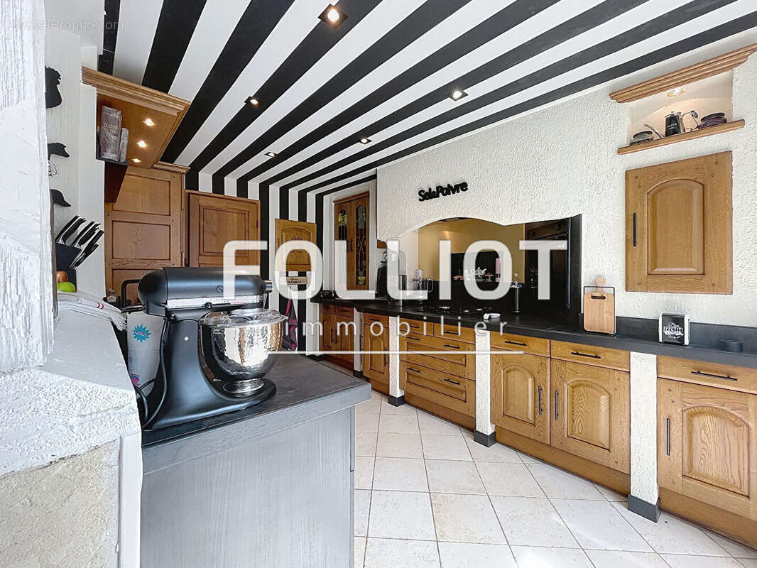 Maison à LAIZE-LA-VILLE