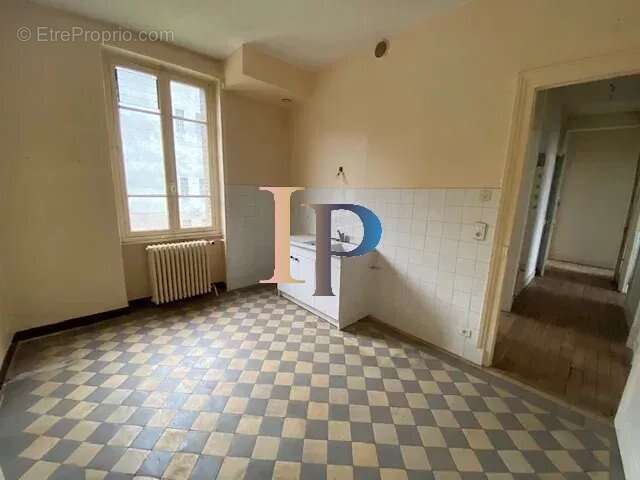 Appartement à LA CLAYETTE