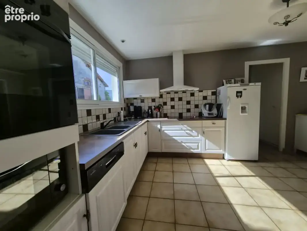 Maison familiale en campagne avec dépendances 218m² - photo 7