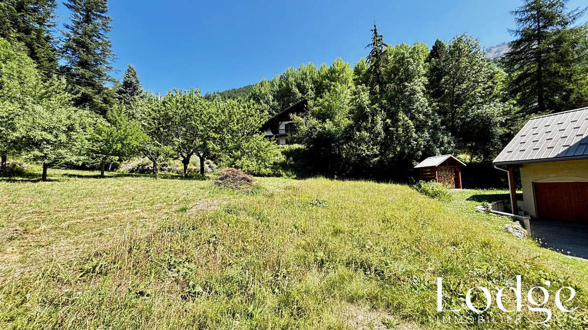 Terrain 400 m² à Le Monetier-Les-Bains  - photo 3