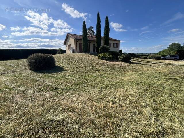 Maison à OUCHES