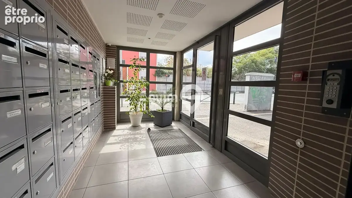 Appartement 2 pièces avec balcon, parking et résidence sécurisée - photo 3