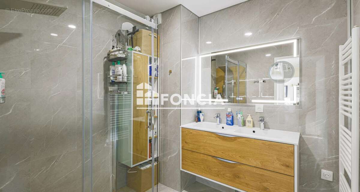 Appartement à SAINT-MARTIN-D&#039;HERES