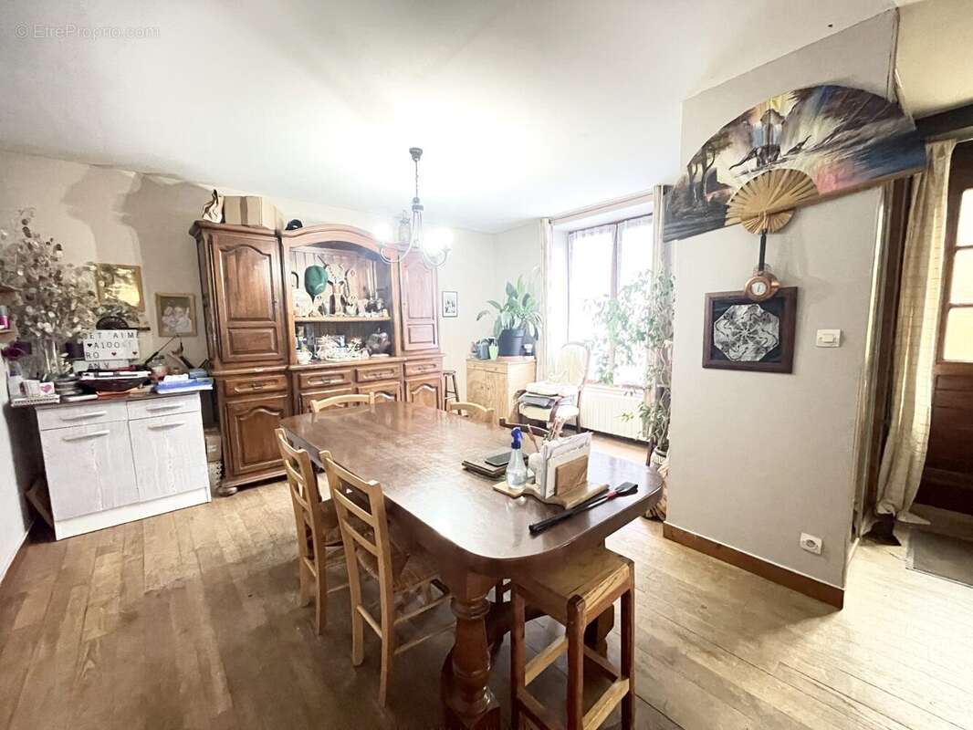 Maison à SAINT-PRIVAT