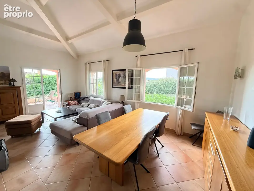 Bagnols en foret, villa dominante au calme avec piscine  et appartement independant - photo 9