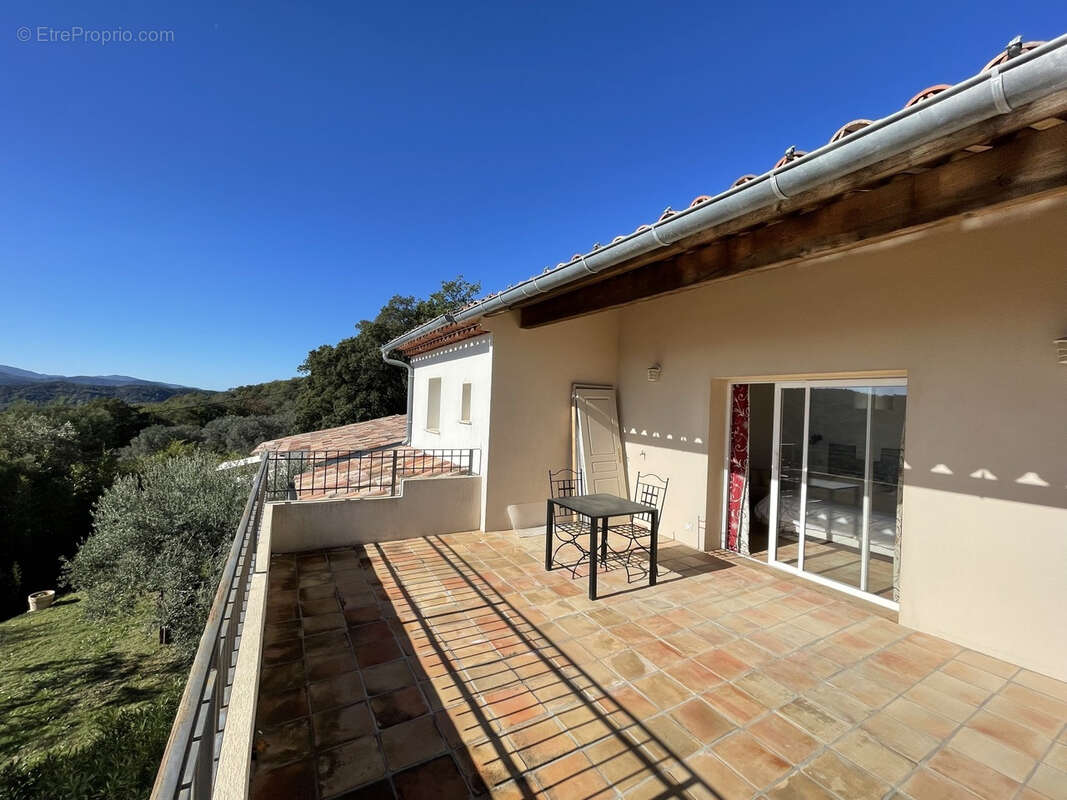 Maison à LA GARDE-FREINET