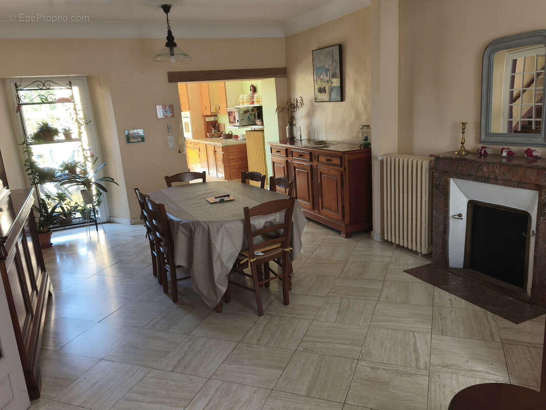 Maison à NOYEN-SUR-SARTHE