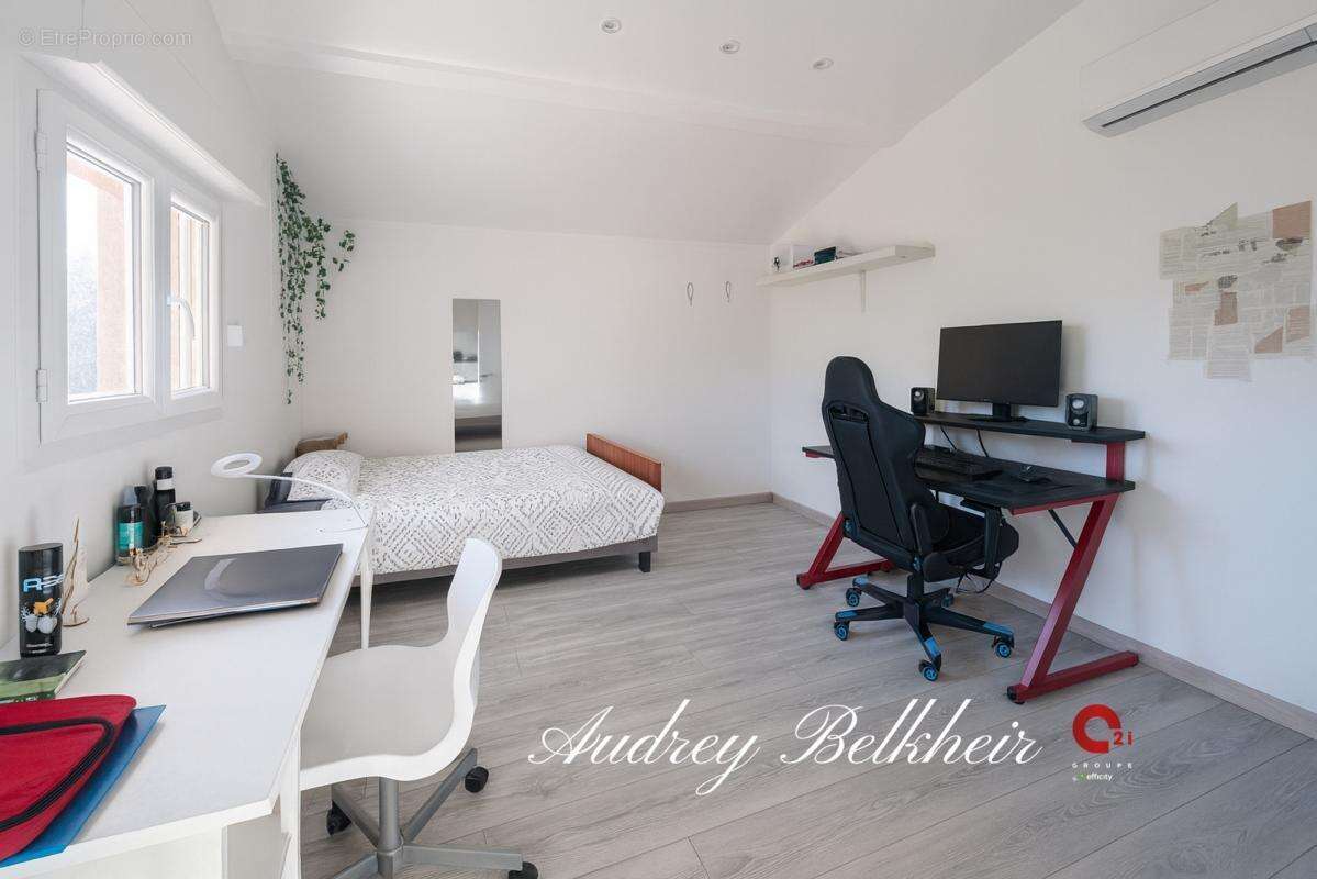 Maison à LA ROUVIERE