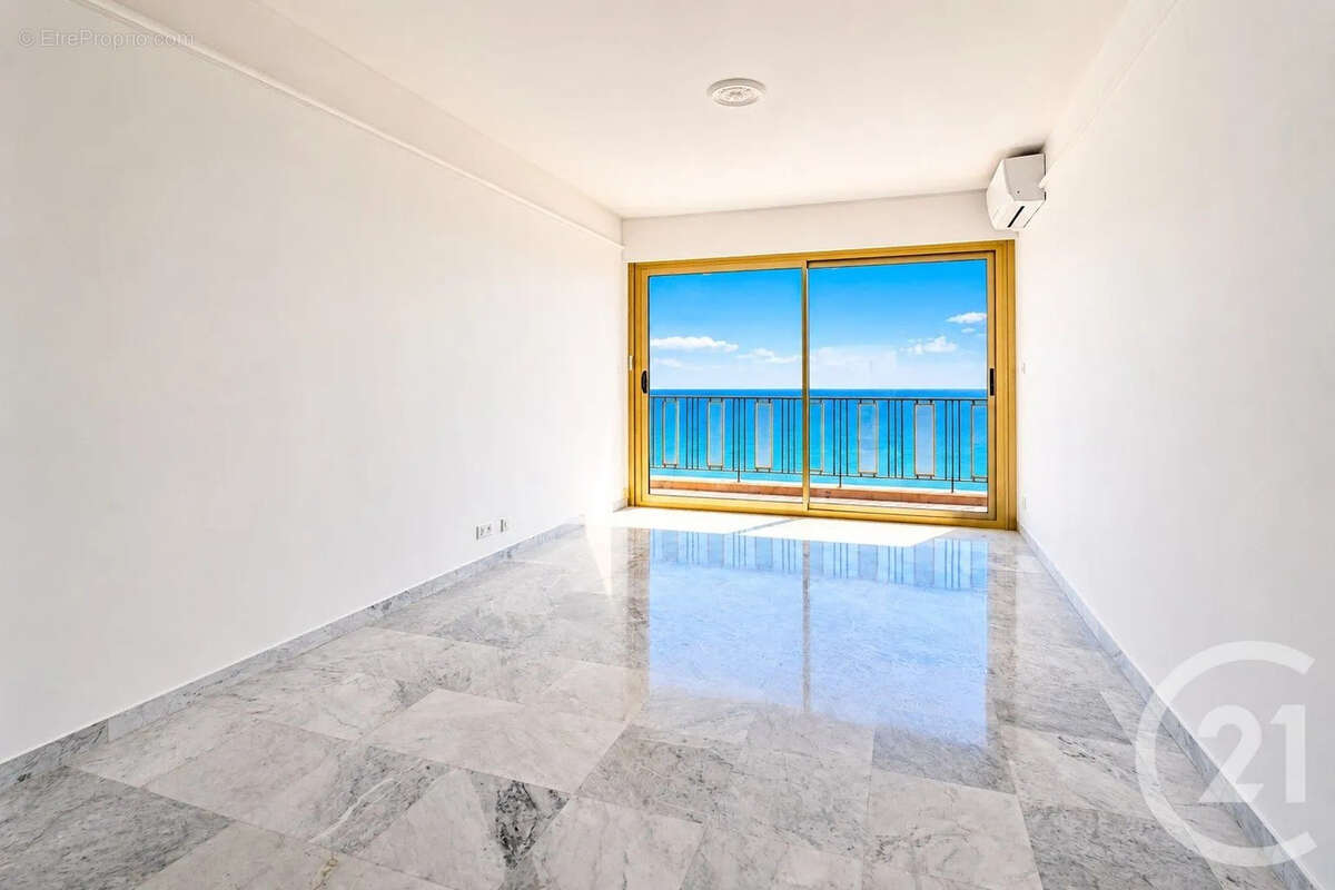 Appartement 70 m² à Roquebrune-Cap-Martin  - photo 2