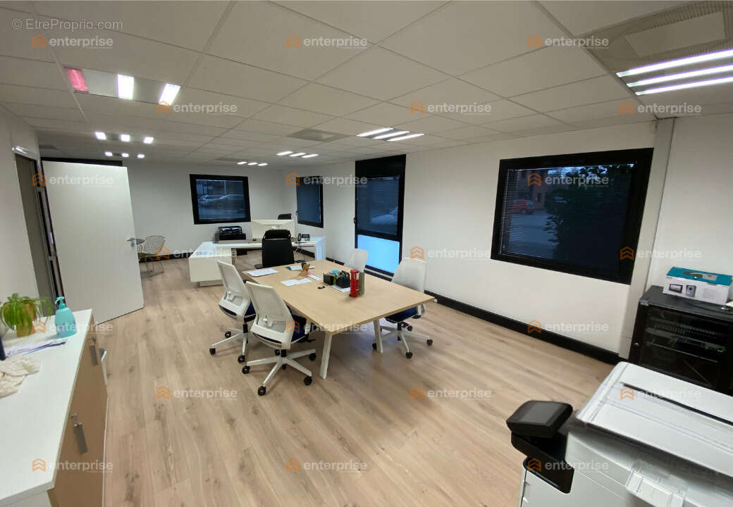A acheter - bureaux - 250m2 - rez de chaussee ideal activite liberale - investisseur - photo 3
