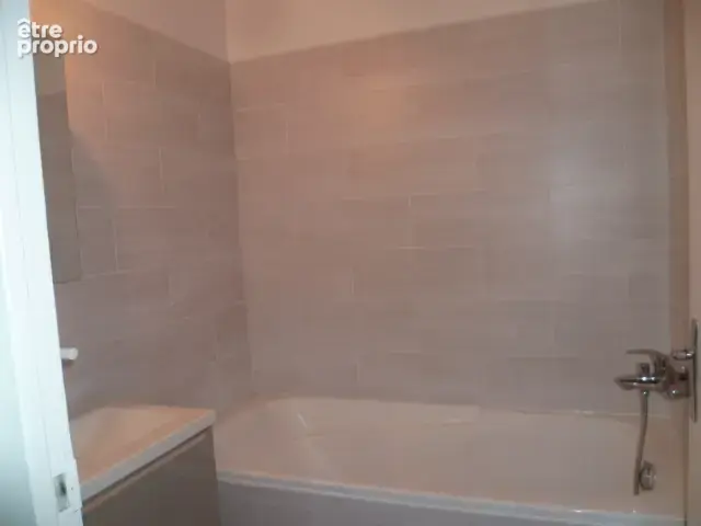 Appartement 9 pièces 126 m² à vendre à La Ferte-Saint-Aubin (45240) - photo 5