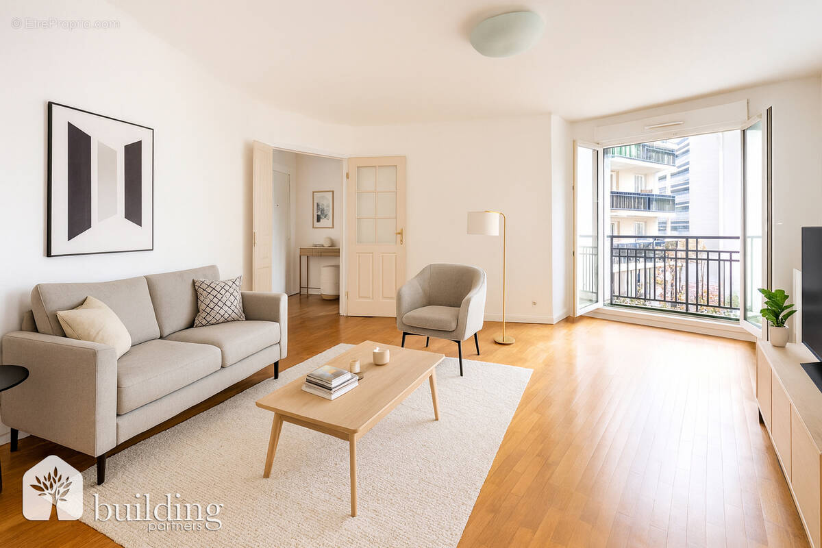 Appartement à COURBEVOIE