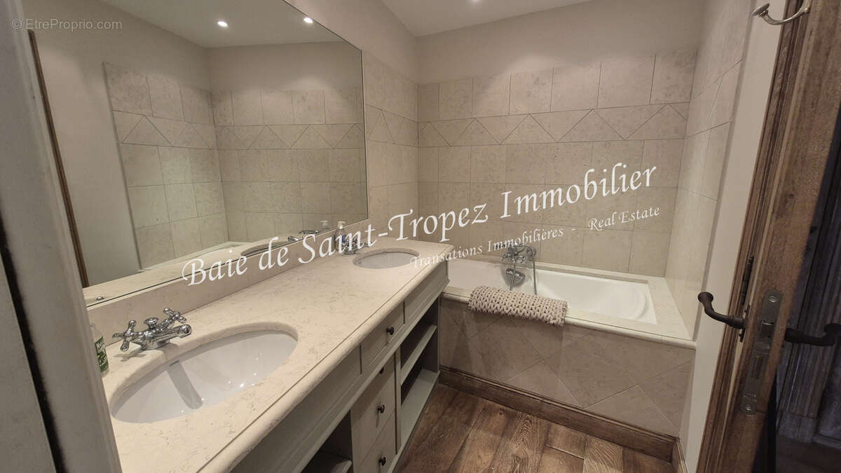 Appartement à SAINT-TROPEZ