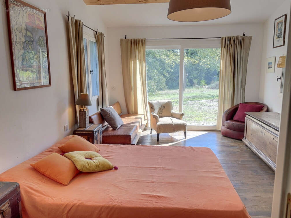 Maison à LA GARDE-FREINET