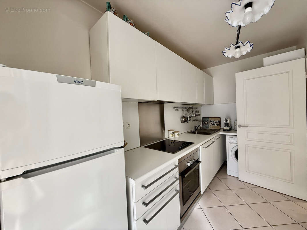 Appartement à SAINT-LAURENT-DU-VAR