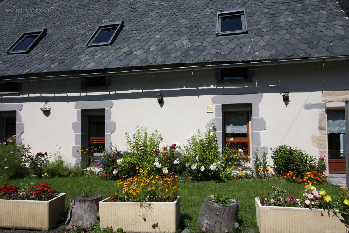 Maison à SAINT-SAUVES-D'AUVERGNE