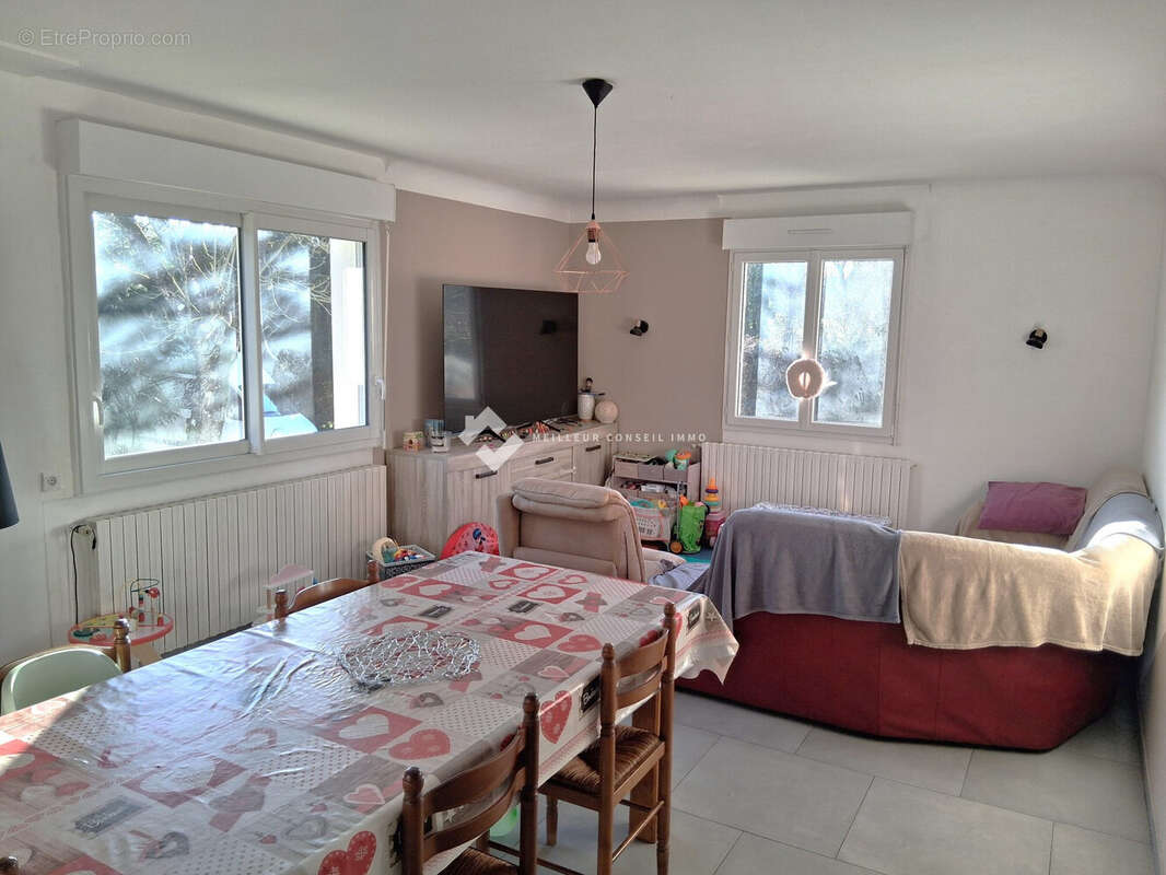 Maison à QUINTIN