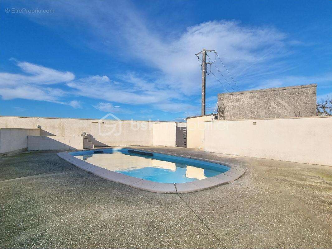 Maison à JOUY-LE-CHATEL