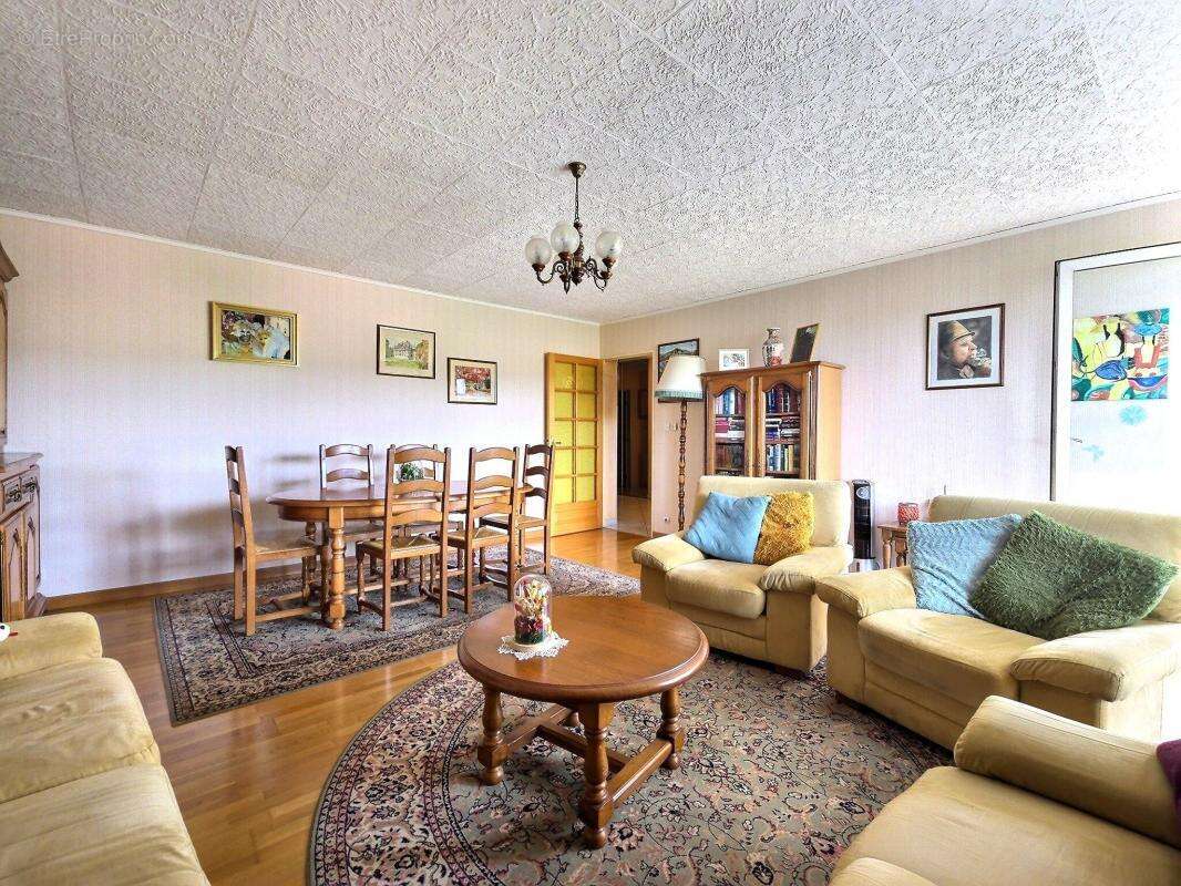 Appartement à CHENOVE
