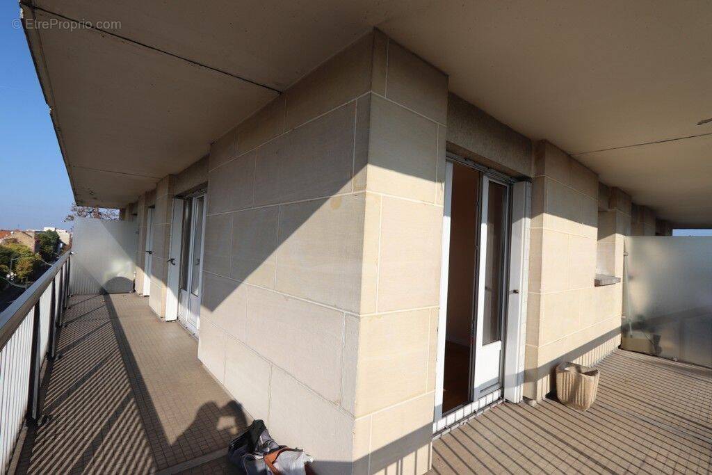 Appartement à LES PAVILLONS-SOUS-BOIS