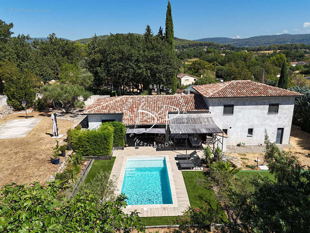 Draguignan Maison contemporaine de 154 m² , 4 ch avec piscine, terrain plat. - photo 17