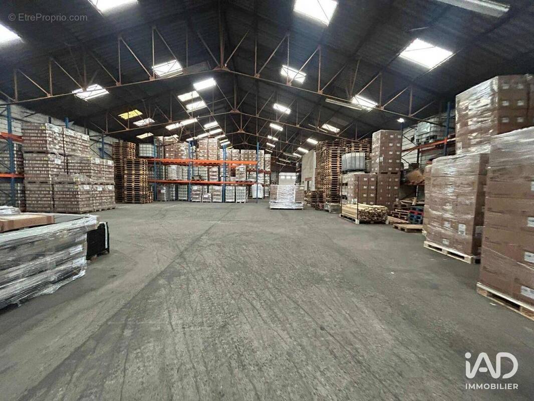 Photo 1 - Commerce à MEZIN