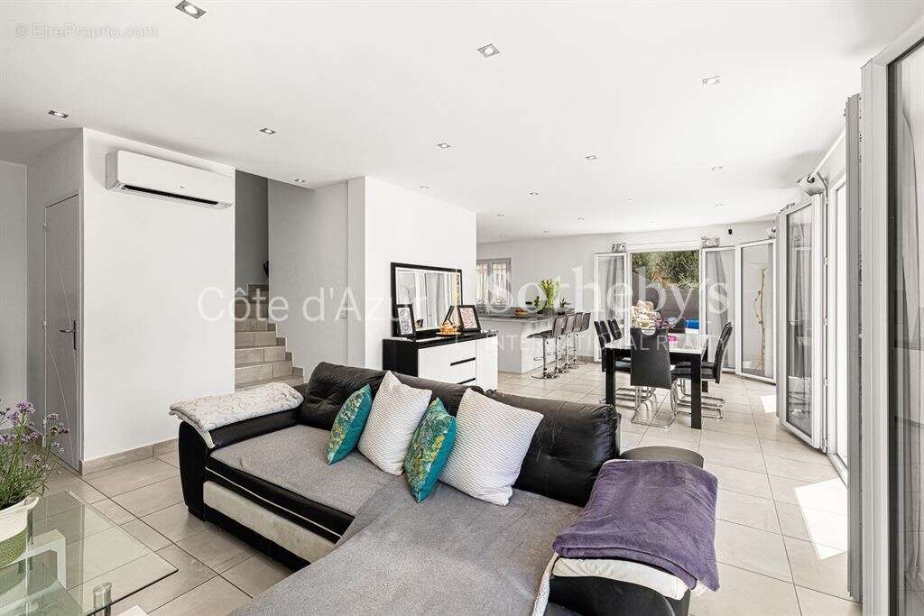 Aspremont, villa contemporaine de 110 m² dans un domaine privé avec vue dégagée sur les collines - photo 13