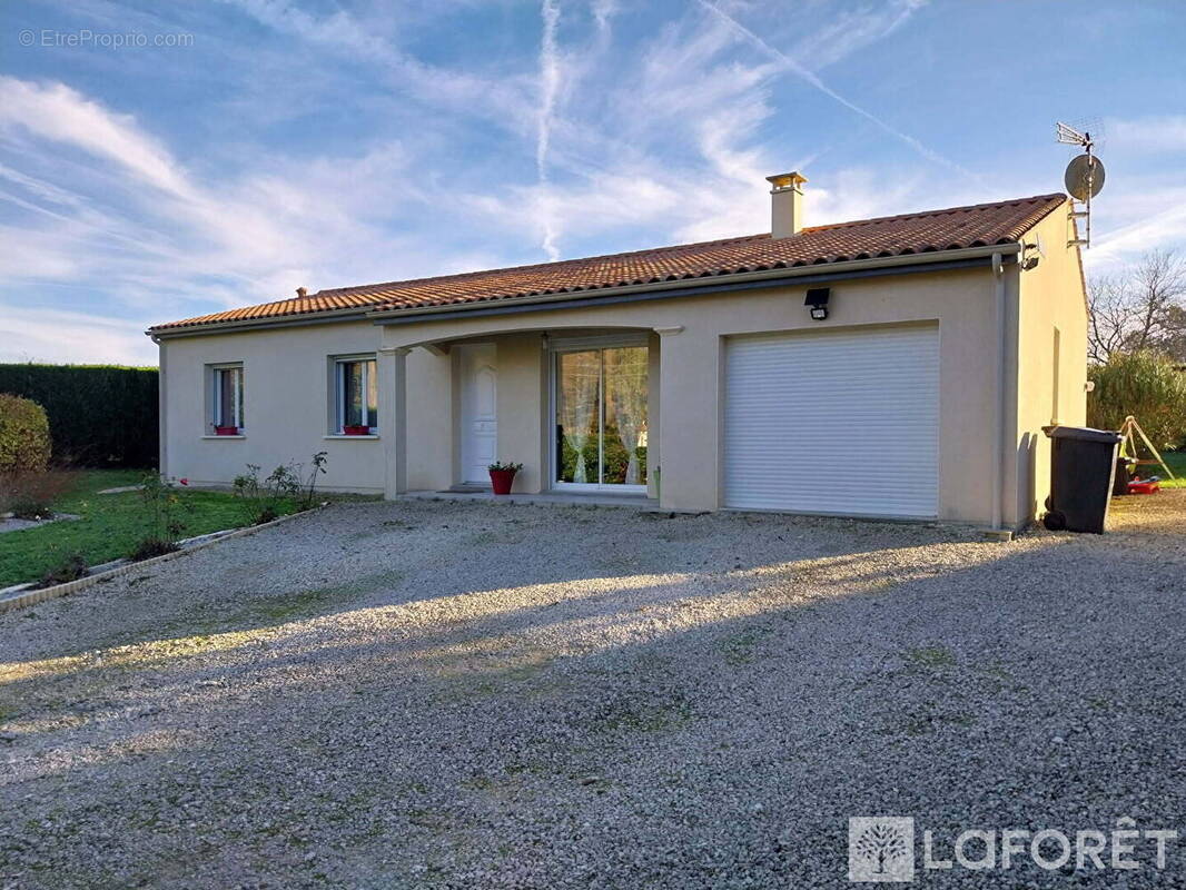 Maison à DOMPIERRE-SUR-CHARENTE