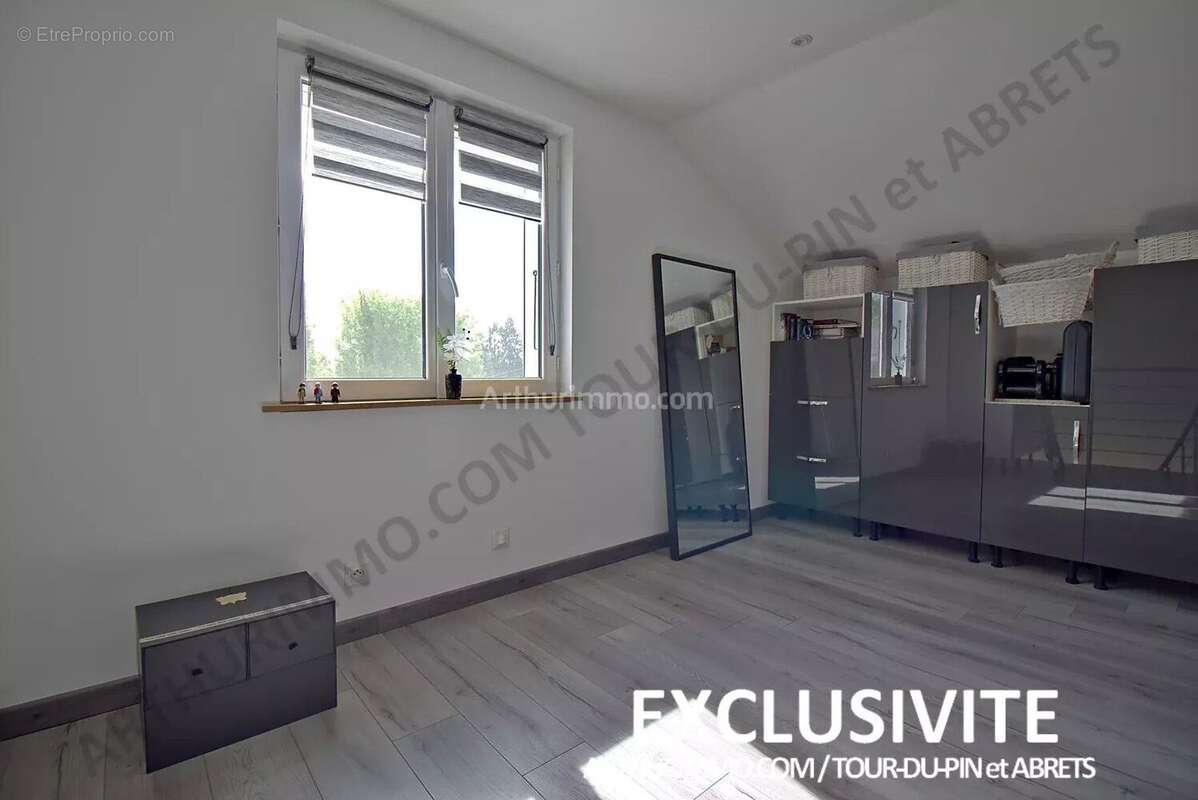 Vente Maison La tour-du-pin(38110) 315 000ï¿œ - photo 9