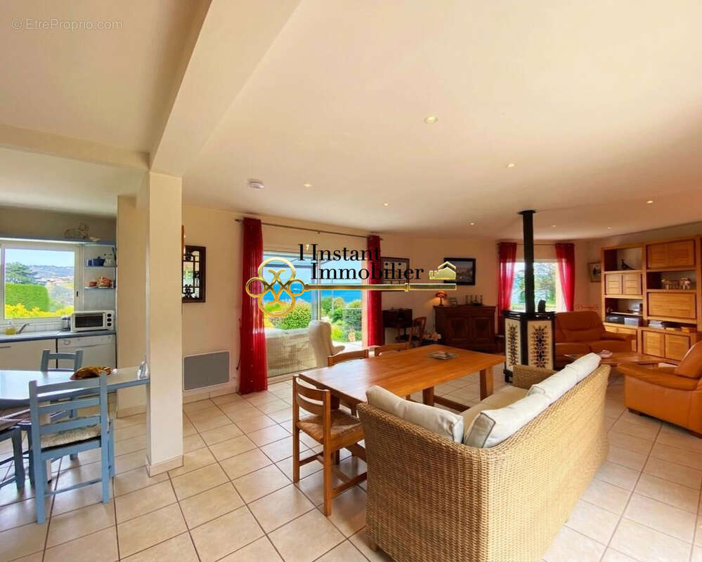 Maison à LOCQUIREC