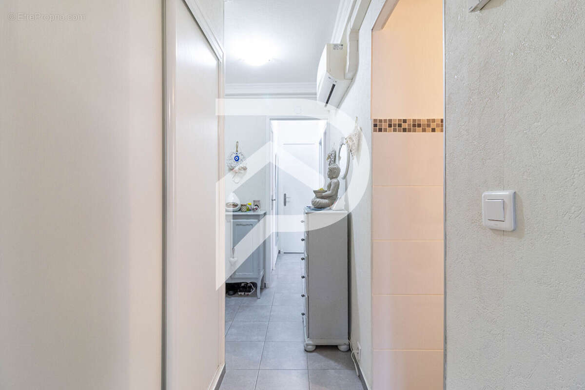 Appartement à MARSEILLE-4E