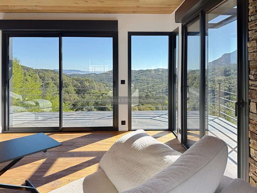 Maison à LES ADRETS-DE-L'ESTEREL