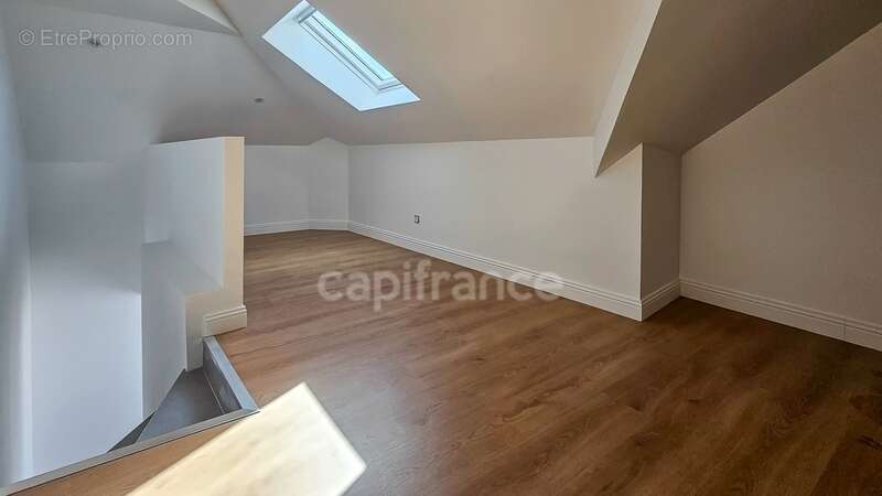 Appartement à MORIGNY-CHAMPIGNY