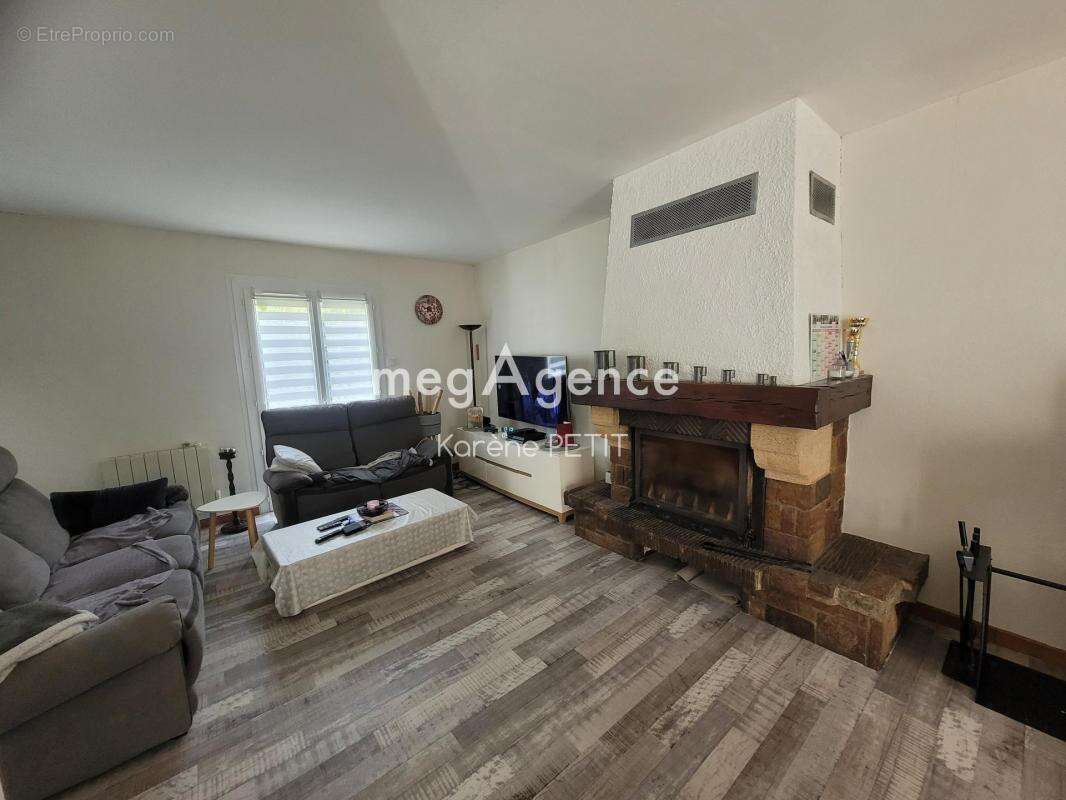 Maison à LE COUDRAY-SAINT-GERMER