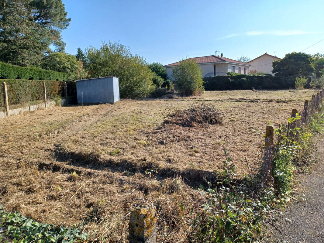 Terrain à BRESSUIRE