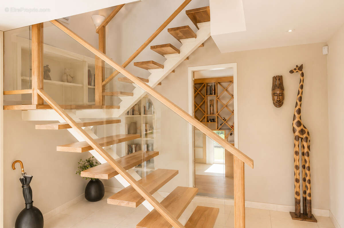 A vendre villa vue mer avec 3 chambres et piscine a saint aygulf - photo 15